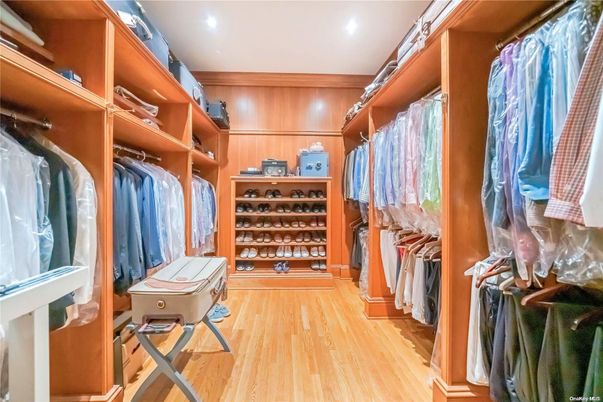 Interior, Recessed Lighting, Walk-in Closets, Wood Texture Flooring