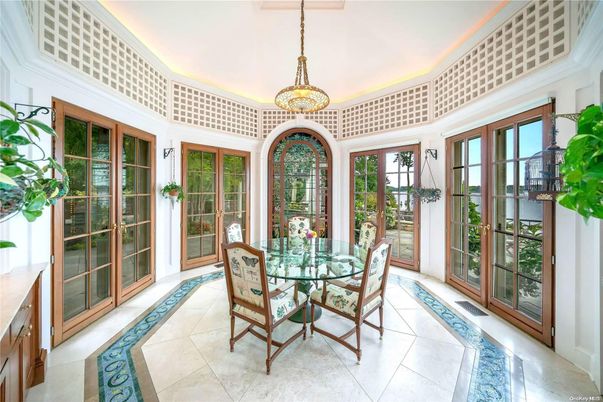 Dining room, Interior, Pendant Lights