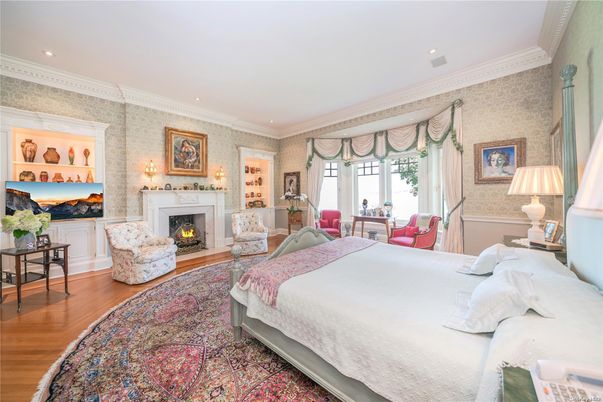 Bedroom, Fireplace, Interior, Recessed Lighting, Wood Texture Flooring