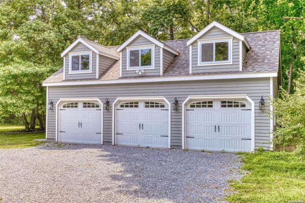 Attached, Exterior, Facade, Cape Cod