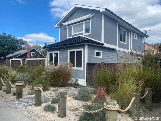 Exterior, Facade, American Craftsman