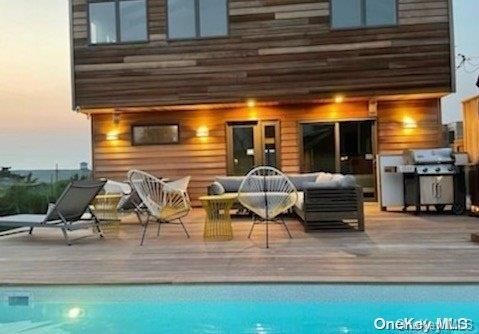 Exterior, Pool