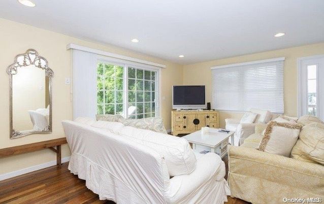 Bedroom, Interior, Living room, Recessed Lighting, Wood Texture Flooring