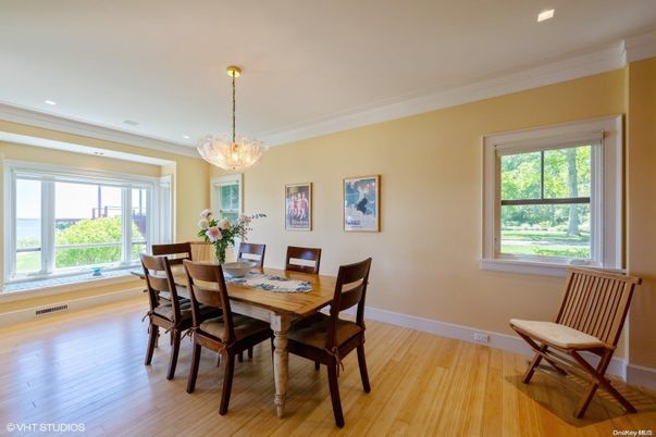 Chandelier, Dining room, Interior, Recessed Lighting, Wood Texture Flooring