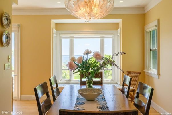 Chandelier, Dining room, Interior, Recessed Lighting, Wood Texture Flooring