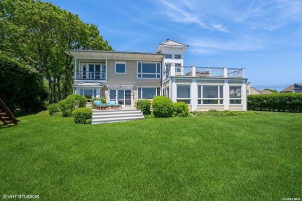 Backyard, Exterior, Facade, American Foursquare