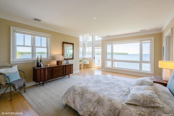 Bedroom, Interior, Recessed Lighting, Water, Wood Texture Flooring