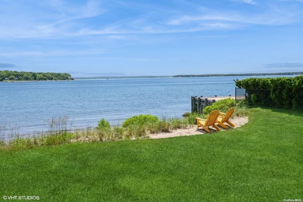 Exterior, Lake