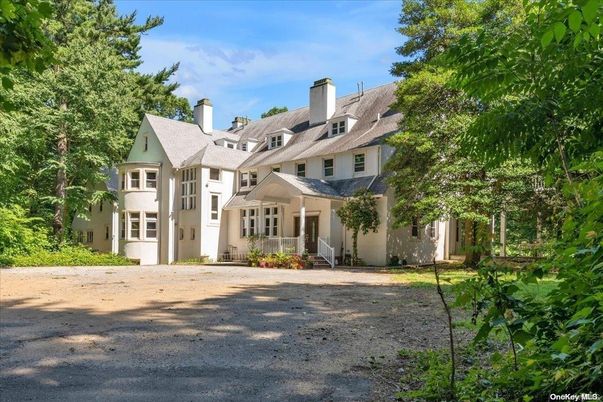 Backyard, Exterior, Facade, French Provincial