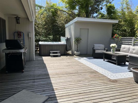 Exterior, Hot Tub