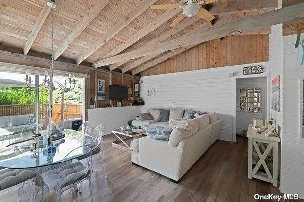 Dining room, Interior, Living room, Pendant Lights, Wooden Beams, Wooden Ceilings, Wood Texture Flooring