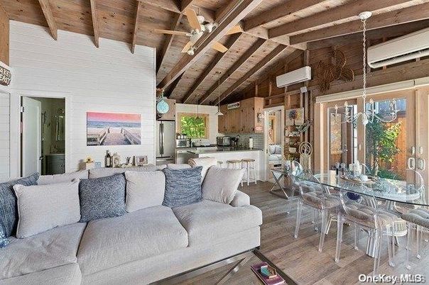 Dining room, Interior, Kitchen, Living room, Pendant Lights, Wooden Beams, Wooden Ceilings, Wood Texture Flooring