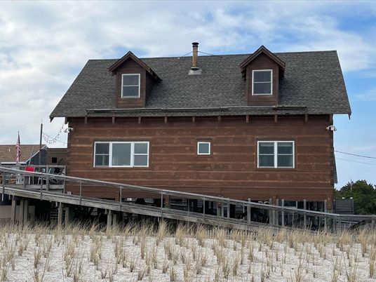 Exterior, Facade, Log Home