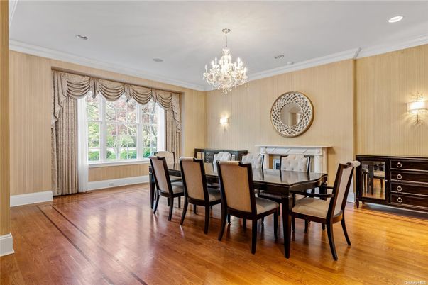 Chandelier, Dining room, Interior, Recessed Lighting, Wood Texture Flooring