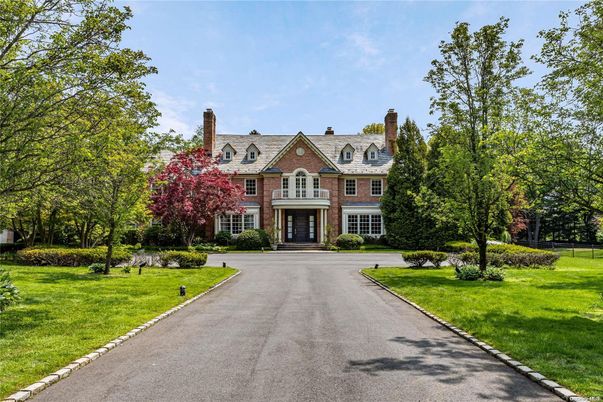 Backyard, Exterior, Facade, Brick Facade, French Provincial