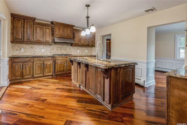Interior, Kitchen, Pendant Lights, Wood Texture Flooring