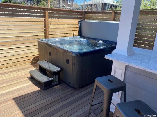 Exterior, Hot Tub