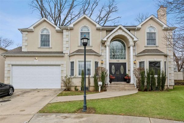 Attached, Exterior, Facade, Mediterranean