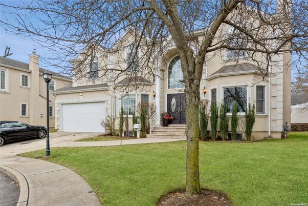 Attached, Exterior, Facade, French Provincial