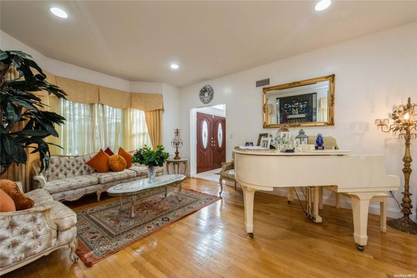 Interior, Living room, Piano, Recessed Lighting, Wood Texture Flooring