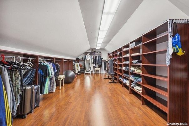 Interior, Walk-in Closets, Wood Texture Flooring