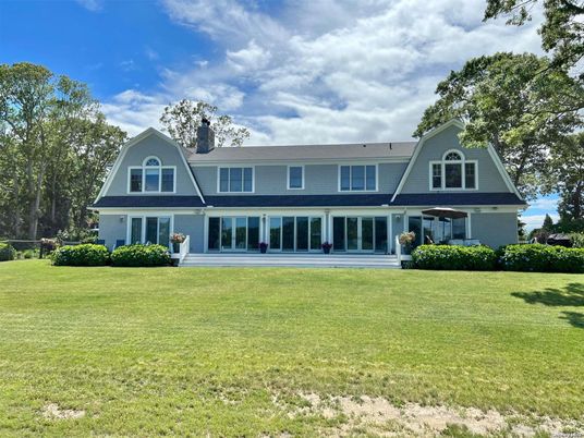 Backyard, Exterior, Facade, Farmhouse