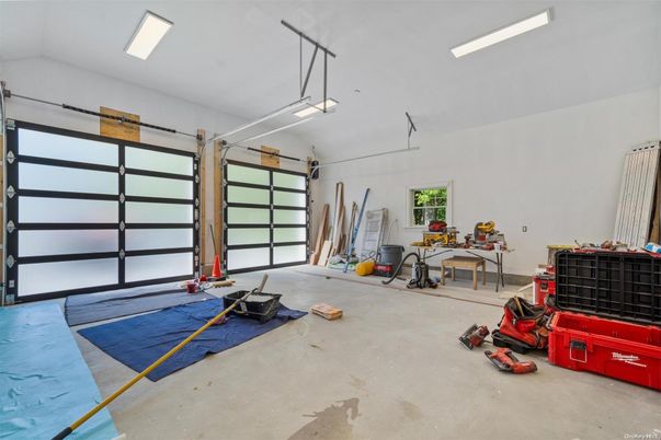 Garage, Interior