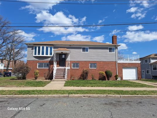 Attached, Exterior, Facade, Brick Facade, Raised Ranch