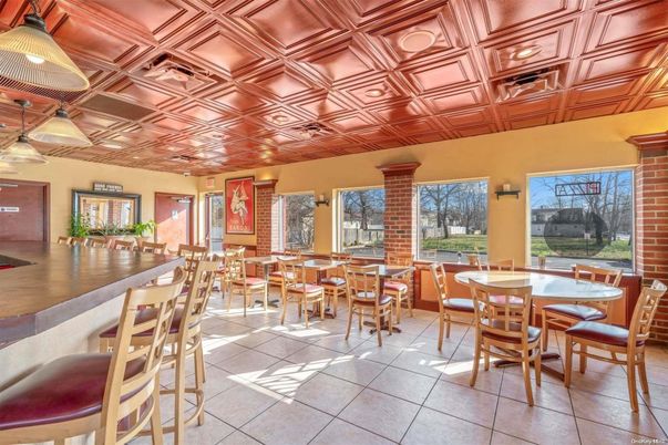 Dining room, Interior, Recessed Lighting