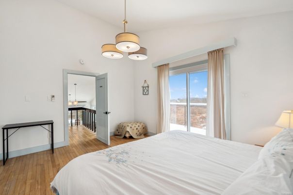 Bedroom, Interior, Pendant Lights, Wood Texture Flooring