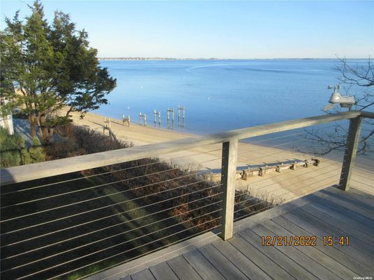 Exterior, Lake