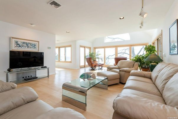 Dining room, Interior, Living room, Recessed Lighting, Wood Texture Flooring