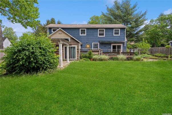 Backyard, Exterior, Facade, Raised Ranch
