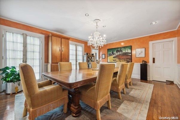 Chandelier, Dining room, Interior, Recessed Lighting, Wood Texture Flooring