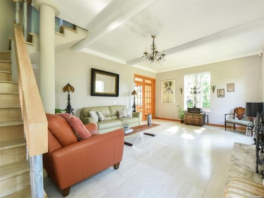 Chandelier, Interior, Living room
