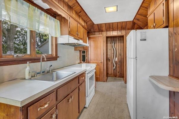 Interior, Kitchen, Recessed Lighting, Wooden Walls