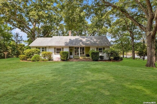 Backyard, Exterior, Facade, Cape Cod