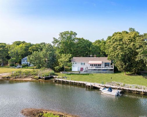 Exterior, Lake