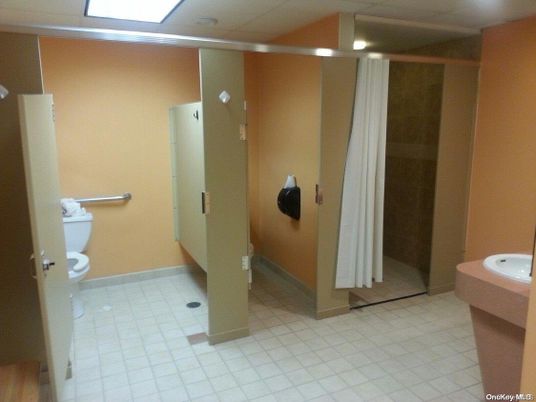Bathroom, Interior, Recessed Lighting