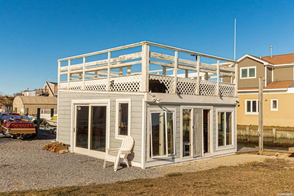Exterior, Facade, None