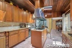 Dining room, Interior, Kitchen, Pendant Lights, Stainless Steel Appliances, Wooden Ceilings