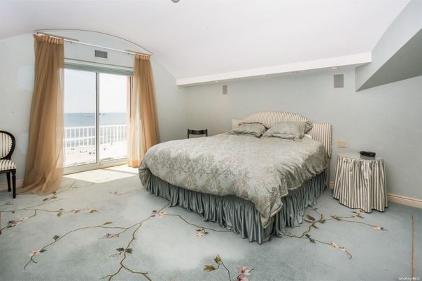 Bedroom, Interior, Water