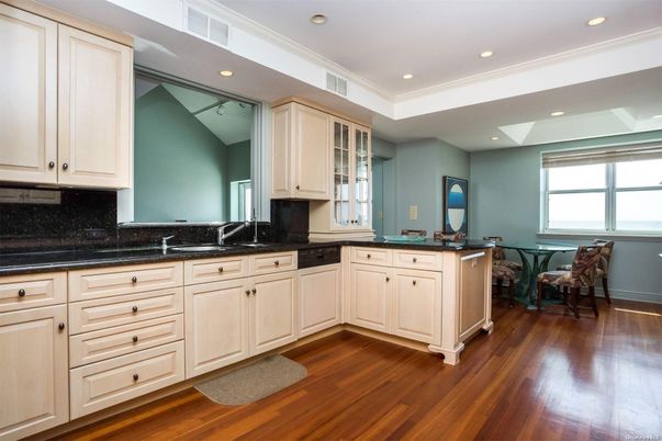 Dining room, Interior, Kitchen, Recessed Lighting, Wood Texture Flooring