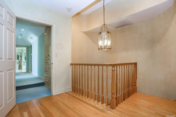 Interior, Pendant Lights, Recessed Lighting, Wood Texture Flooring