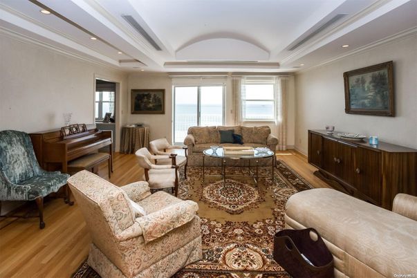 Interior, Living room, Piano, Recessed Lighting, Wood Texture Flooring