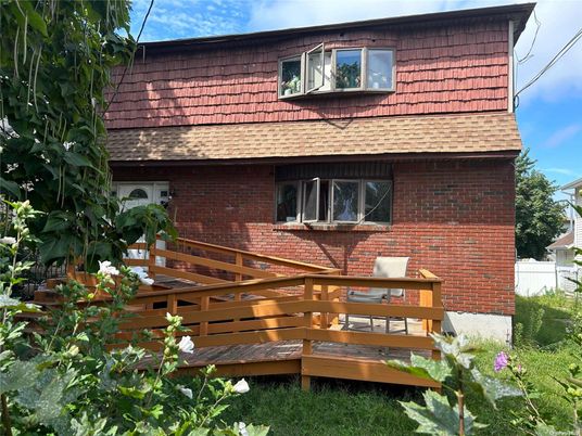Exterior, Facade, Brick Facade, American Foursquare