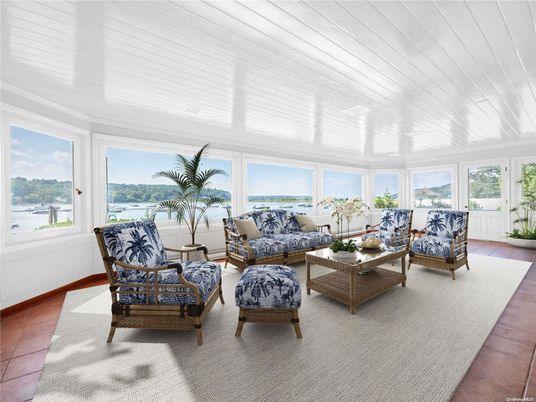 Interior, Living room, Sun Room, Water