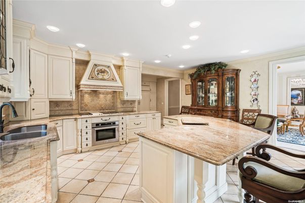 Dining room, Interior, Kitchen, Recessed Lighting, Stainless Steel Appliances