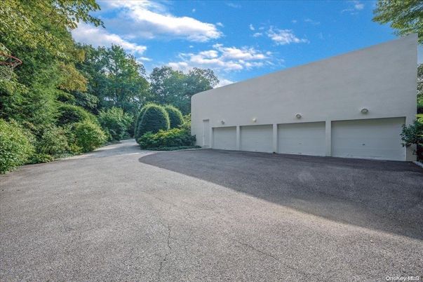 Detached Garage, Exterior