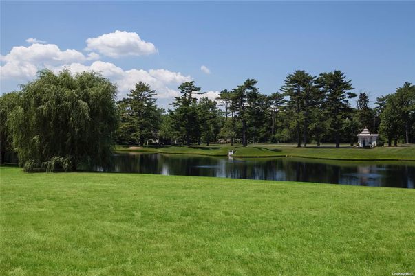 Exterior, Lake